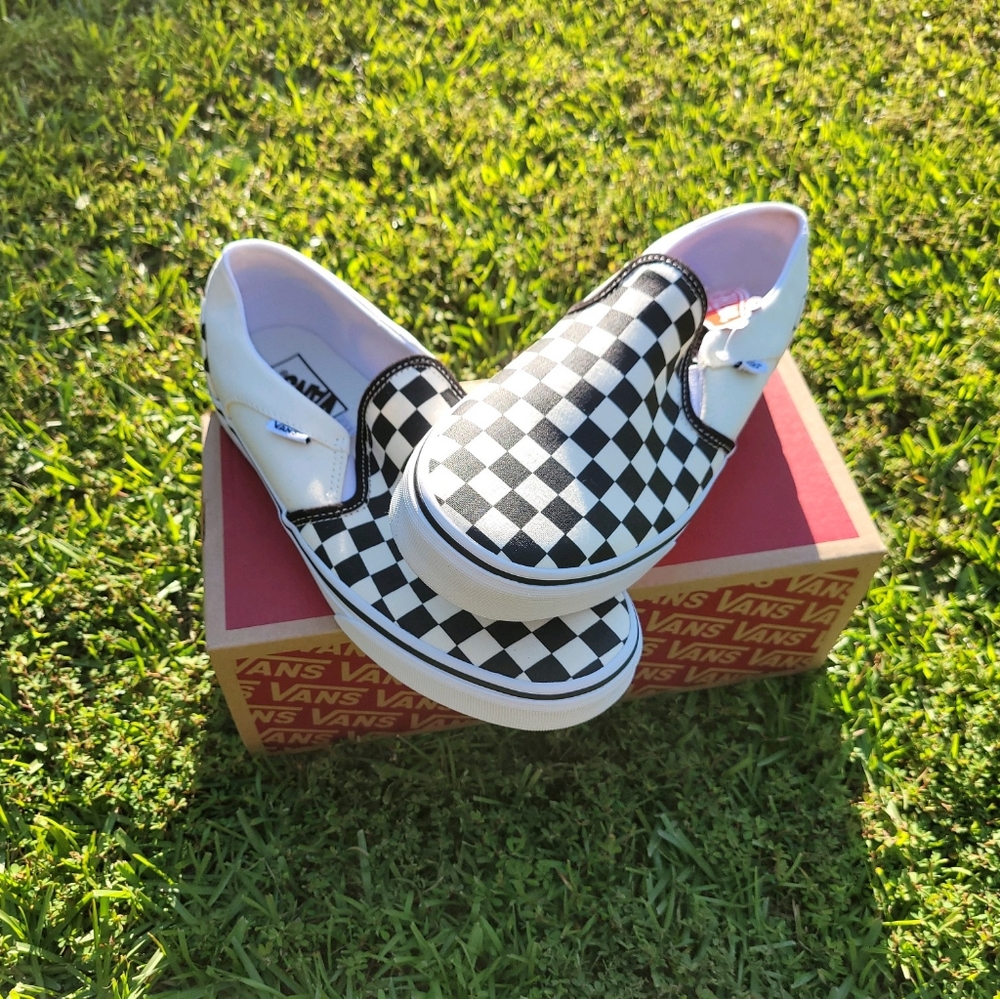 NWT Asher Black and white Checkerboard Vans 9.5W